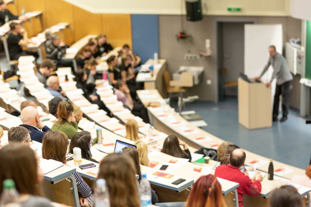 Universität Salzburg - Bildung und Fachbereiche in der Stadt 2023